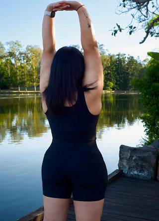 bike shorts, high-waisted bike shorts, women’s bike shorts, V waist bike shorts, bike shorts with pockets